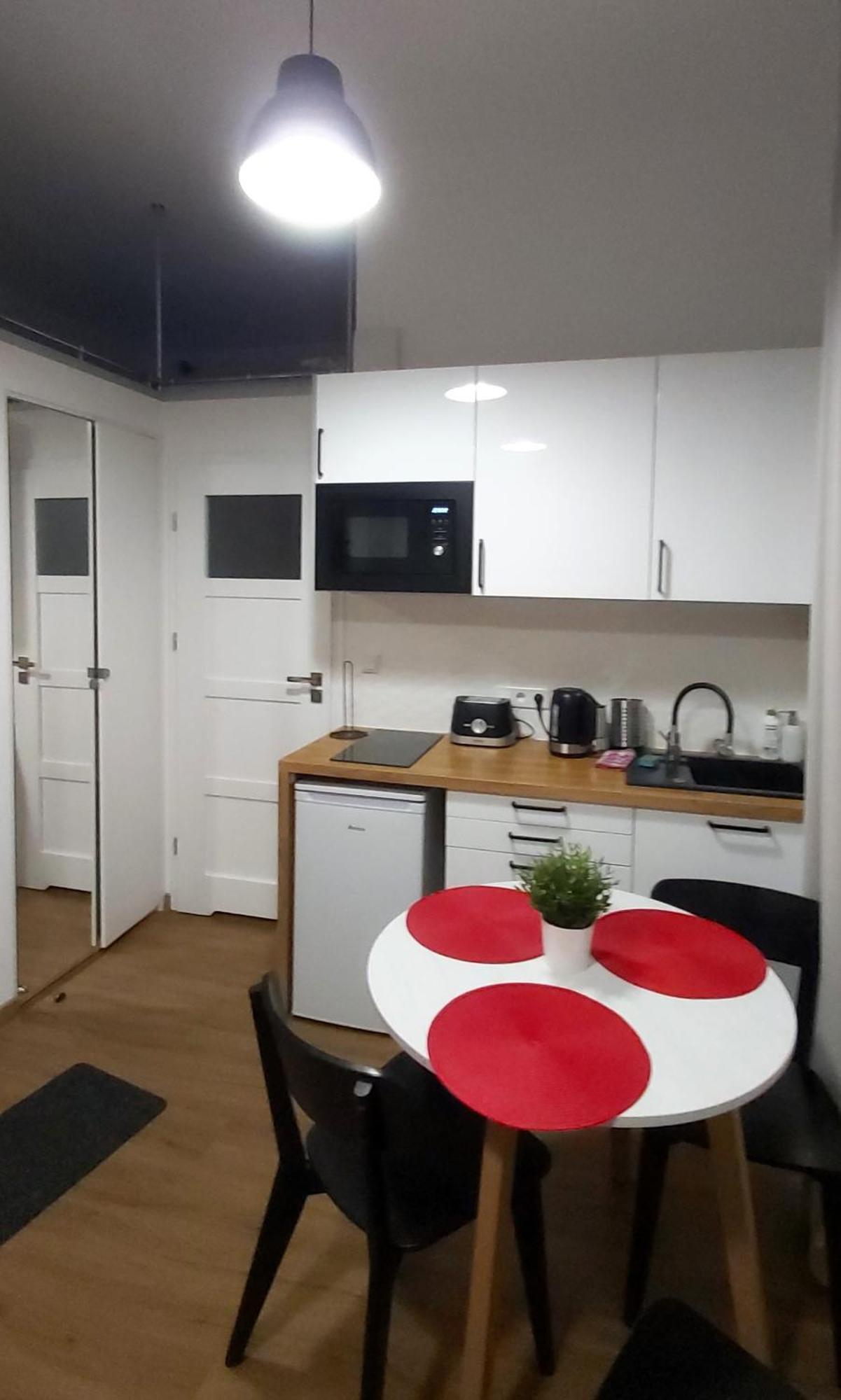 Old Town Stage Apartment One Краків Екстер'єр фото